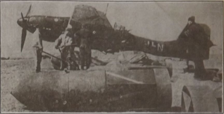 Bomba SC 500 u fl-isfond  jidher Ju 87 Stuka