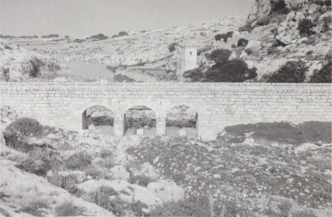Ritratt iehor tal-pont l-antik ta' Wied il-Ghasel