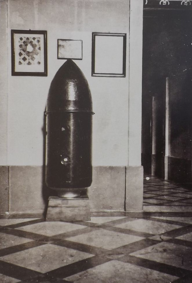Bomb similar to the one which penetrated the Mosta Dome