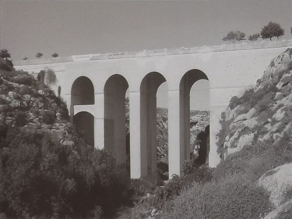 Il-pont tal-gebel li jaqsam Wied il-Ghasel illum fil-Mosta