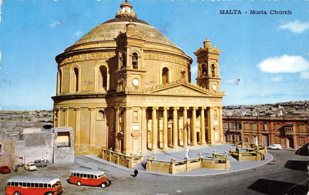 Il-pjazza tal-Mosta lejn l-1962.